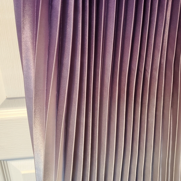 Tommy Hilfiger- Purple to Silver Ombre Pleated Maxi Dress (size 36) - Picture 12 of 17